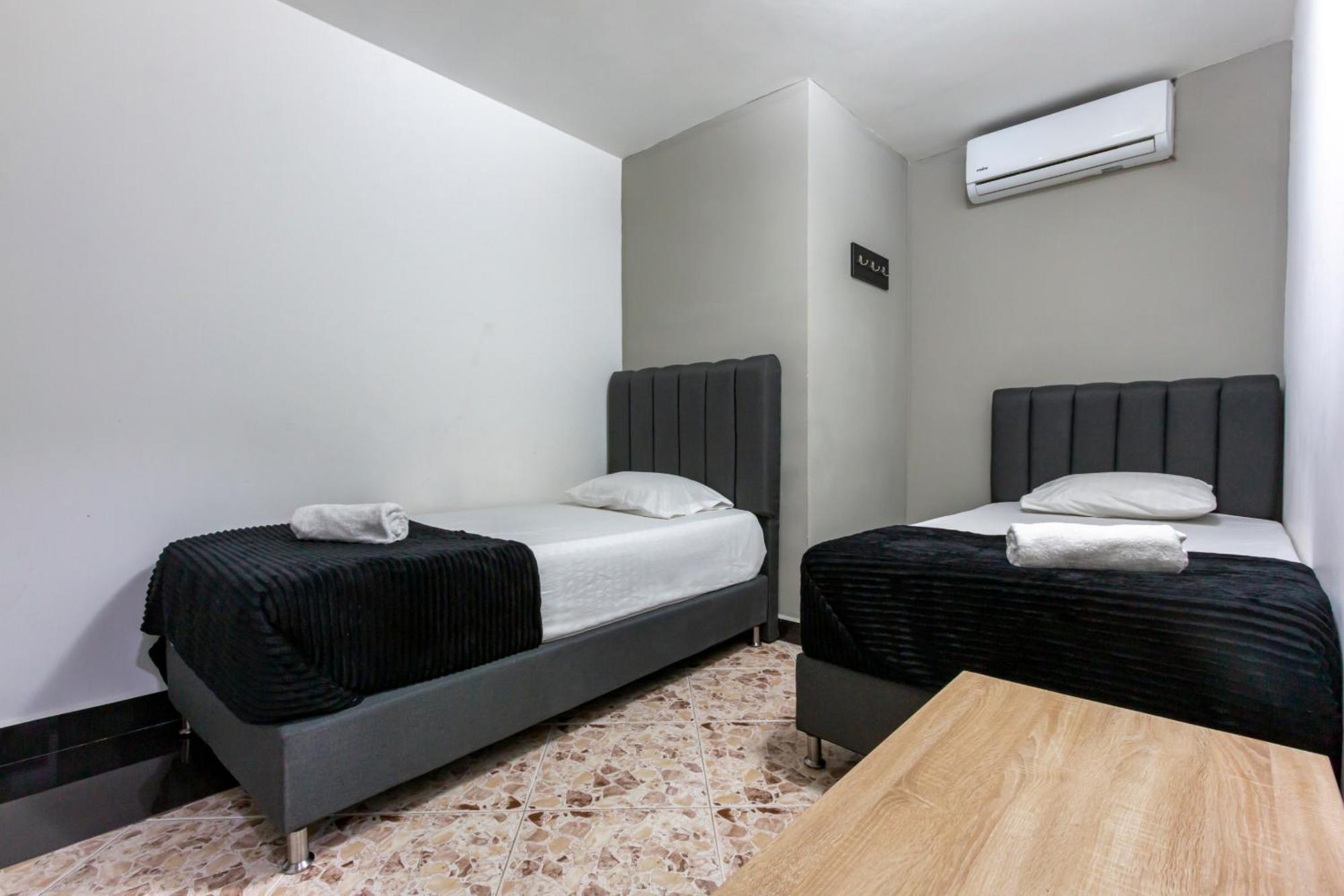 Hotel De Leon Estadio เมเดยิน ภายนอก รูปภาพ