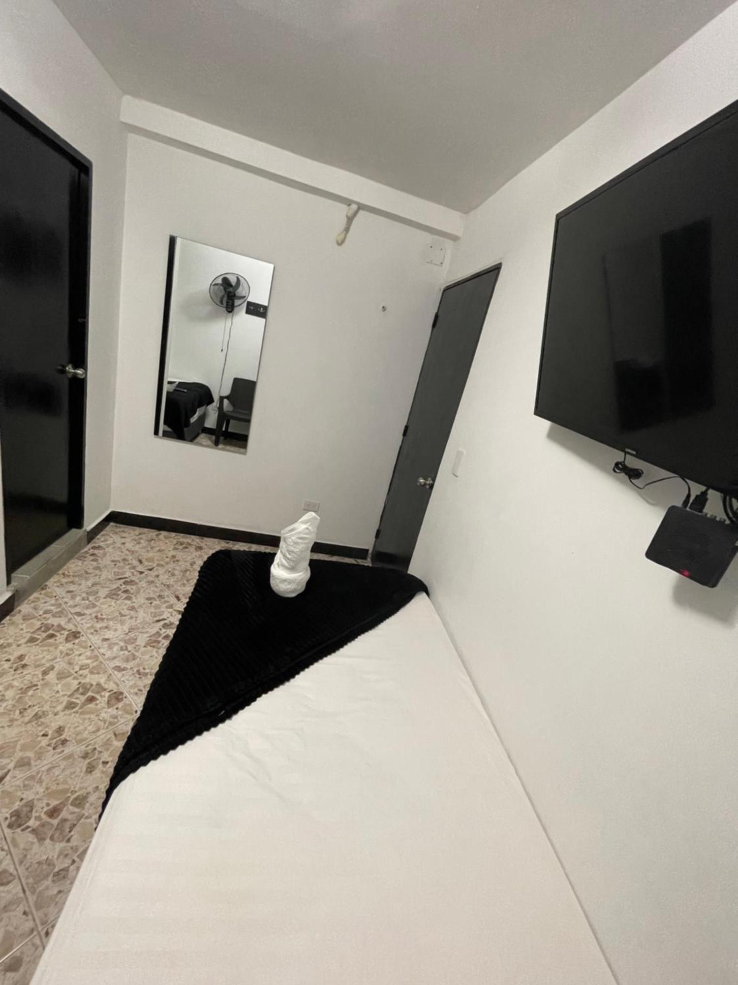 Hotel De Leon Estadio เมเดยิน ภายนอก รูปภาพ