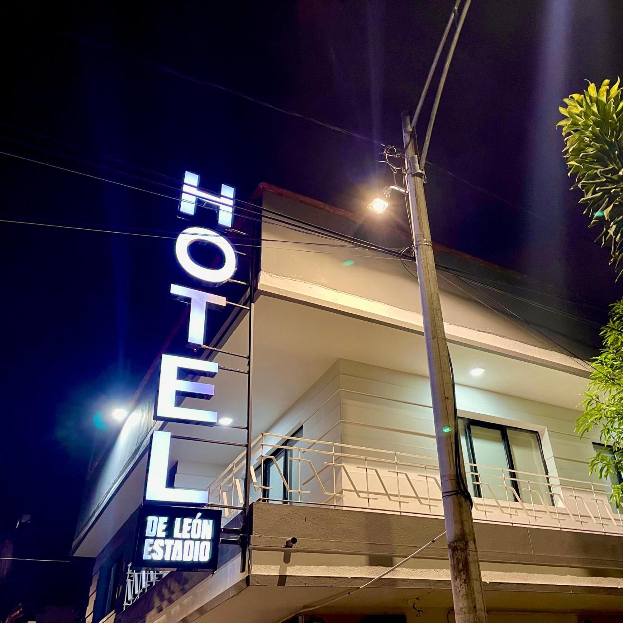Hotel De Leon Estadio เมเดยิน ภายนอก รูปภาพ